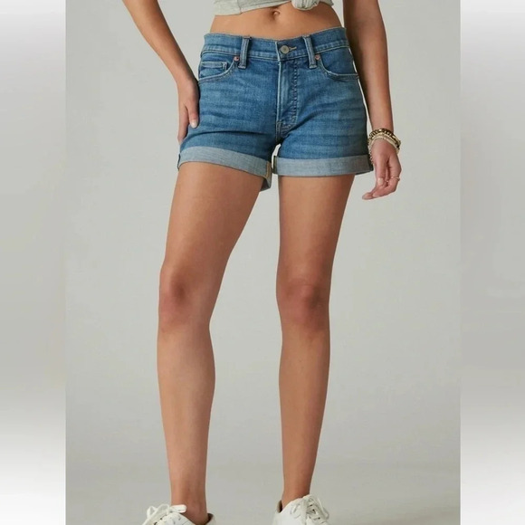 Lucky Brand Mid-Rise Ava Short Size 8/29 NWT